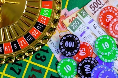 halte4d login platform showing sportsbook, live tables, and slot games on desktop and mobile